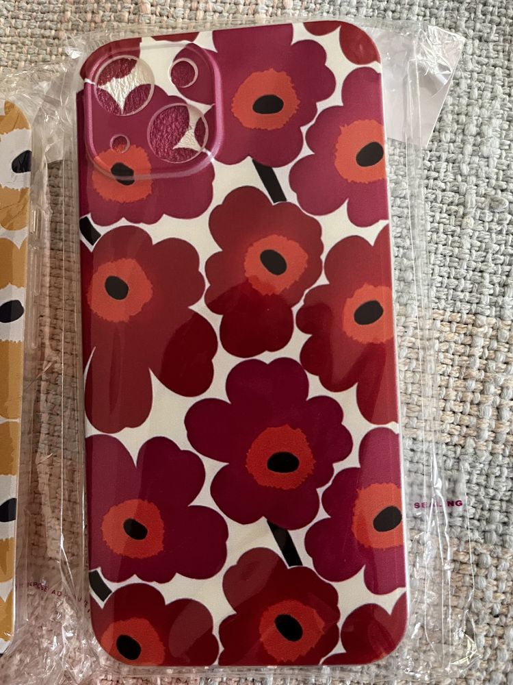 Etui silikonowe case iphone 13 kwiaty marimekko