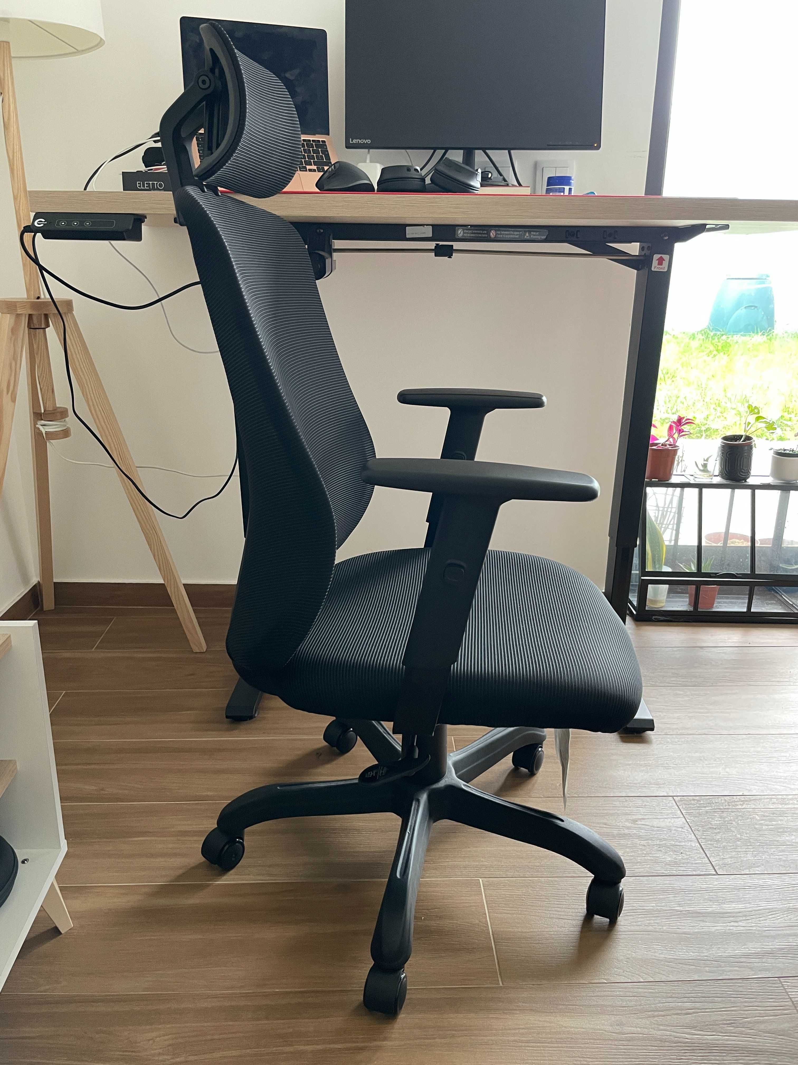 Cadeira de Escritório Ergonómica - Como Nova!