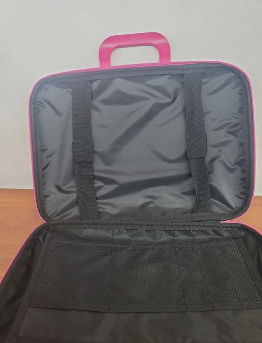 Różowa teczka na laptop 15,6 cali