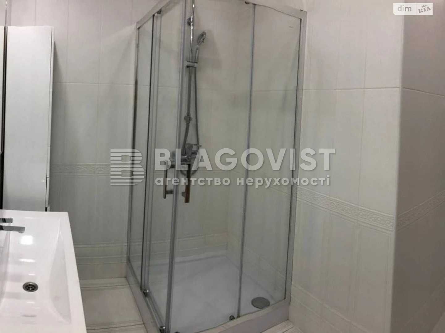 3 к статусна сталінка з ліфтом. 73м2. Шулявка.