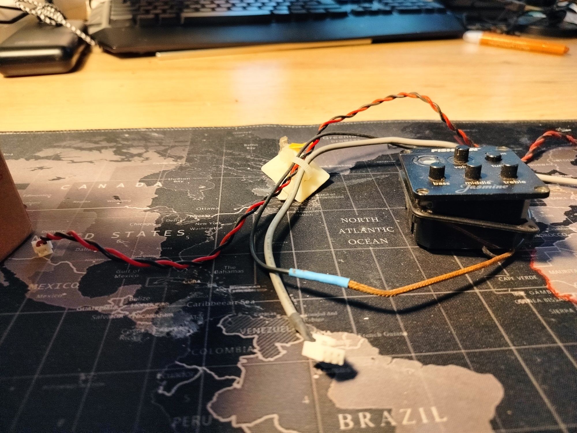 Fishman preamp z przetwornikiem do gitary akustycznej