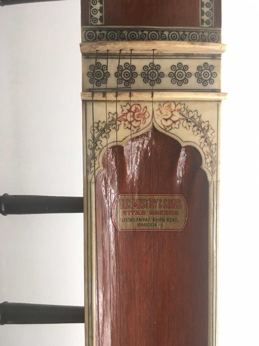 Tanpura (instrumento musical clássico Indiano)