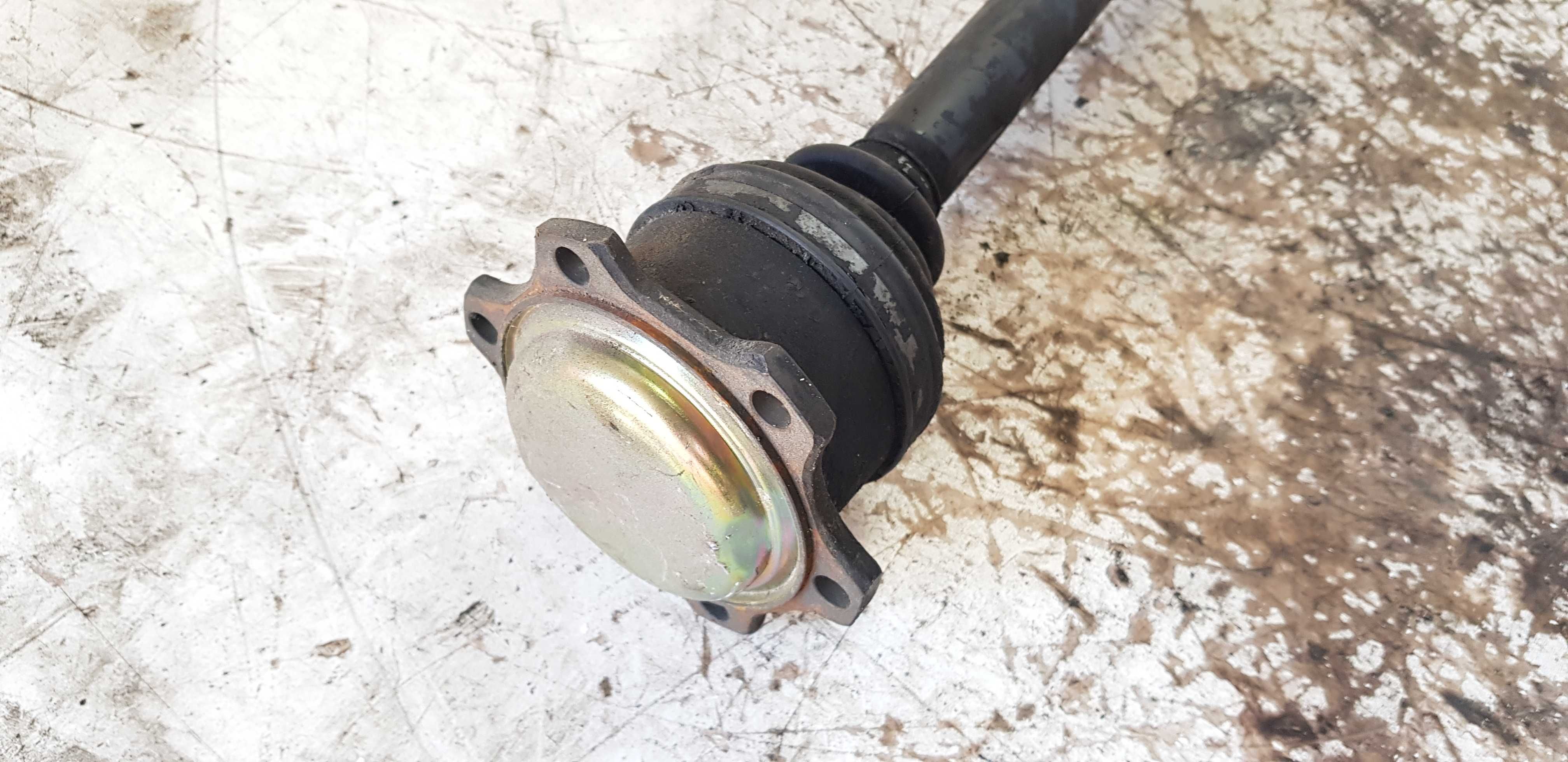 Audi A4 B5 VW Passat B5 2.5 TDI Przegub Półoś Prawa Przednia Przód PP
