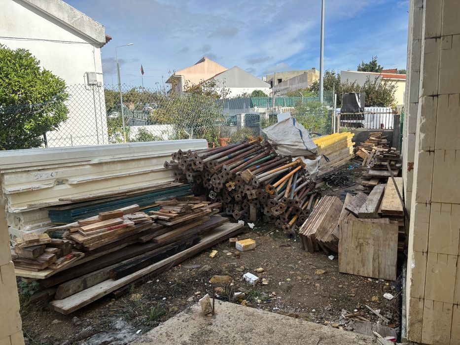 Prumos usados em bom estado