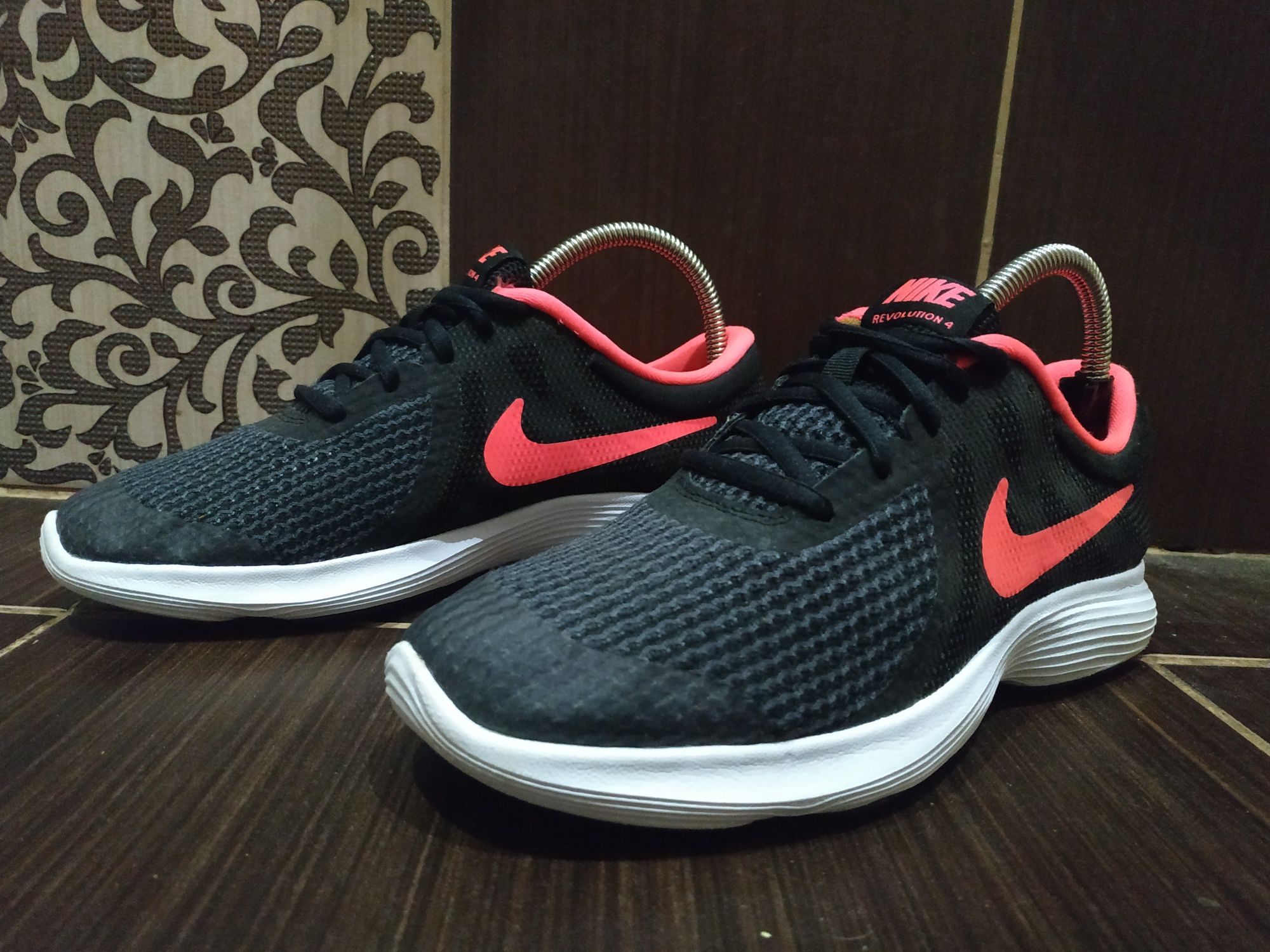 Женские кроссовки nike revolution 4 (gs) 38 размер