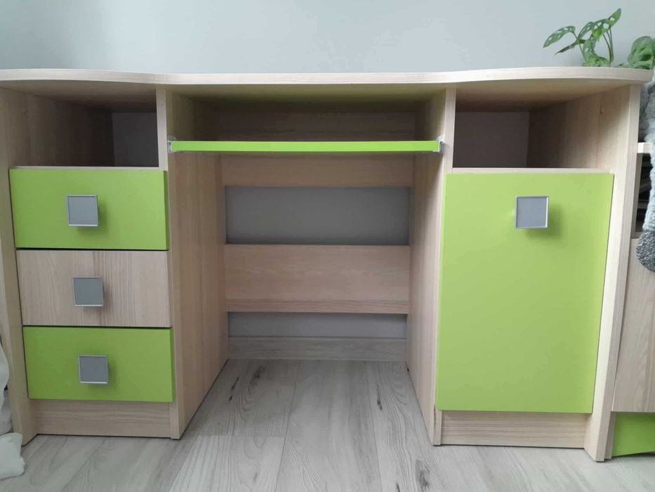 Zestaw mebli dziecięcych (5 elementów) - bardzo dobry stan