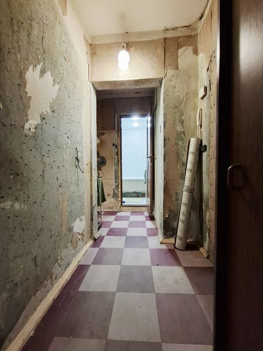 Продам 2-х ком. квартиру  2/9 ул. Героев 55 Бригады