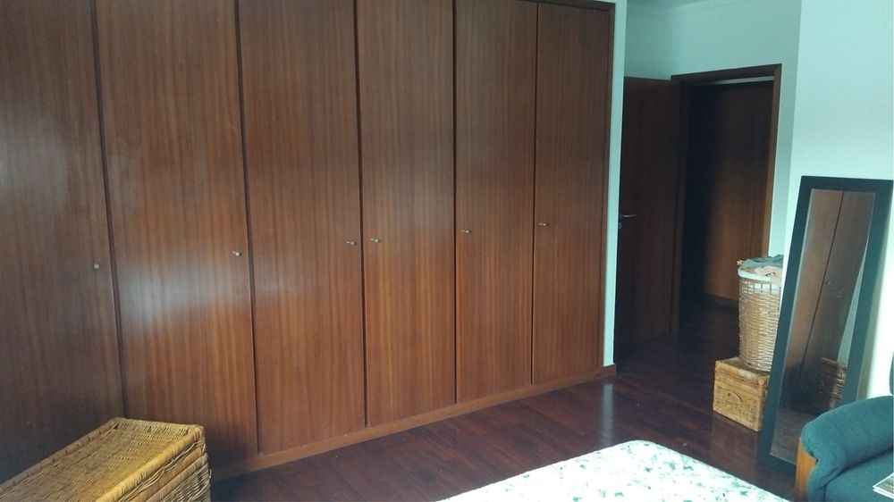Quarto p/aluguer bem localizado