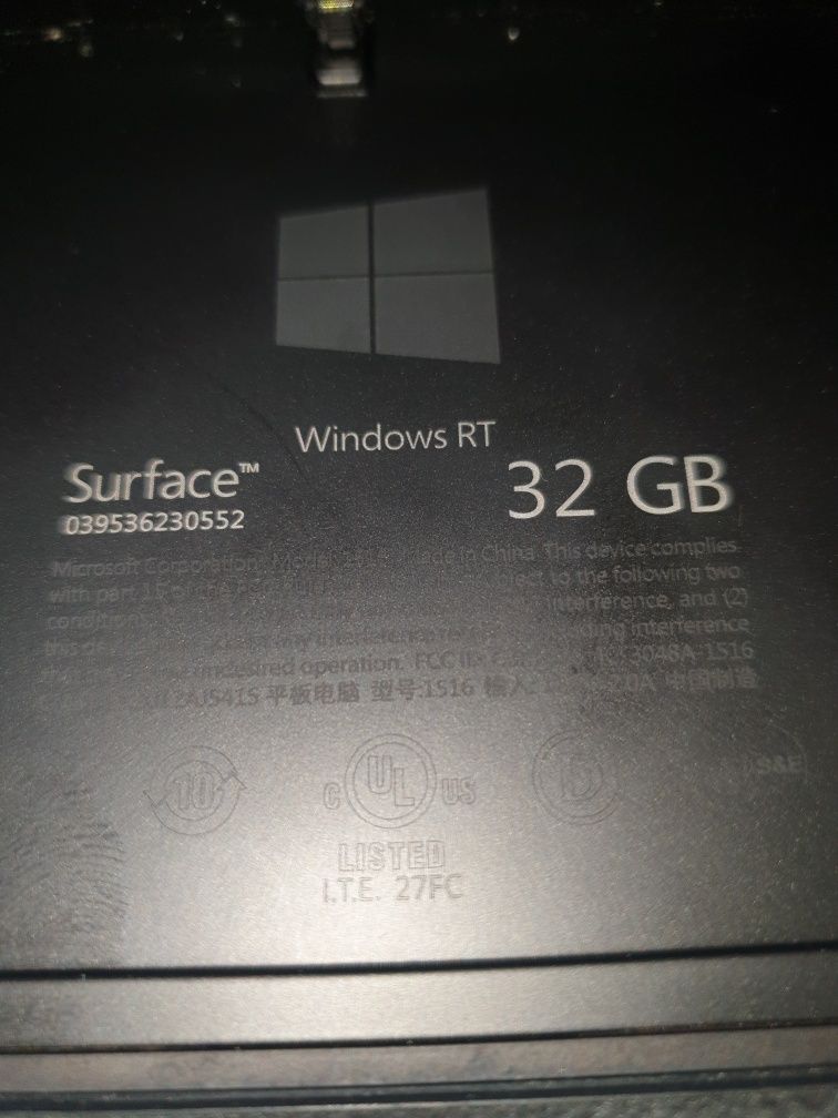 Microsoft surface RT 2GB ram 32GB hdd Windows 10!