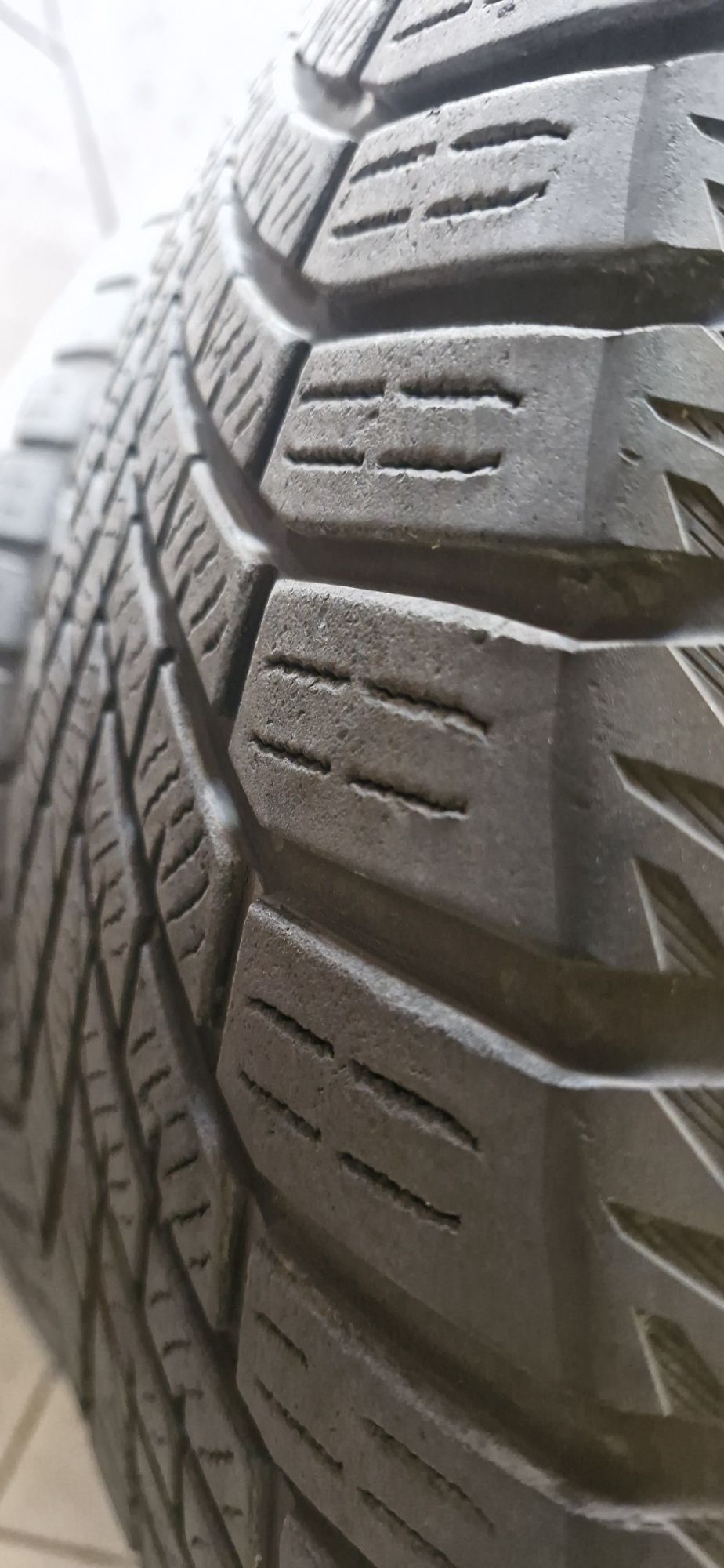 Sprzedam 4szt zestaw opon zimowe Yokohama 235/50 r.20