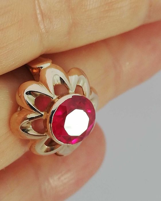 ZŁOTY pierścionek p585 rubinowy kamień Lata 70 te PRL.