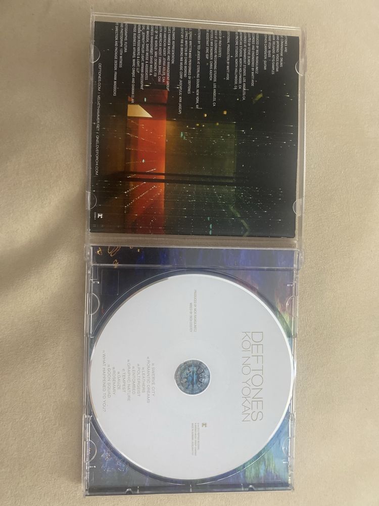 Cd Deftones (koi no yokan)