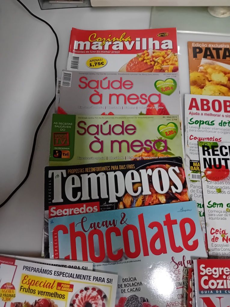 Livros de cozinha  lote com + de 300 fachicolos