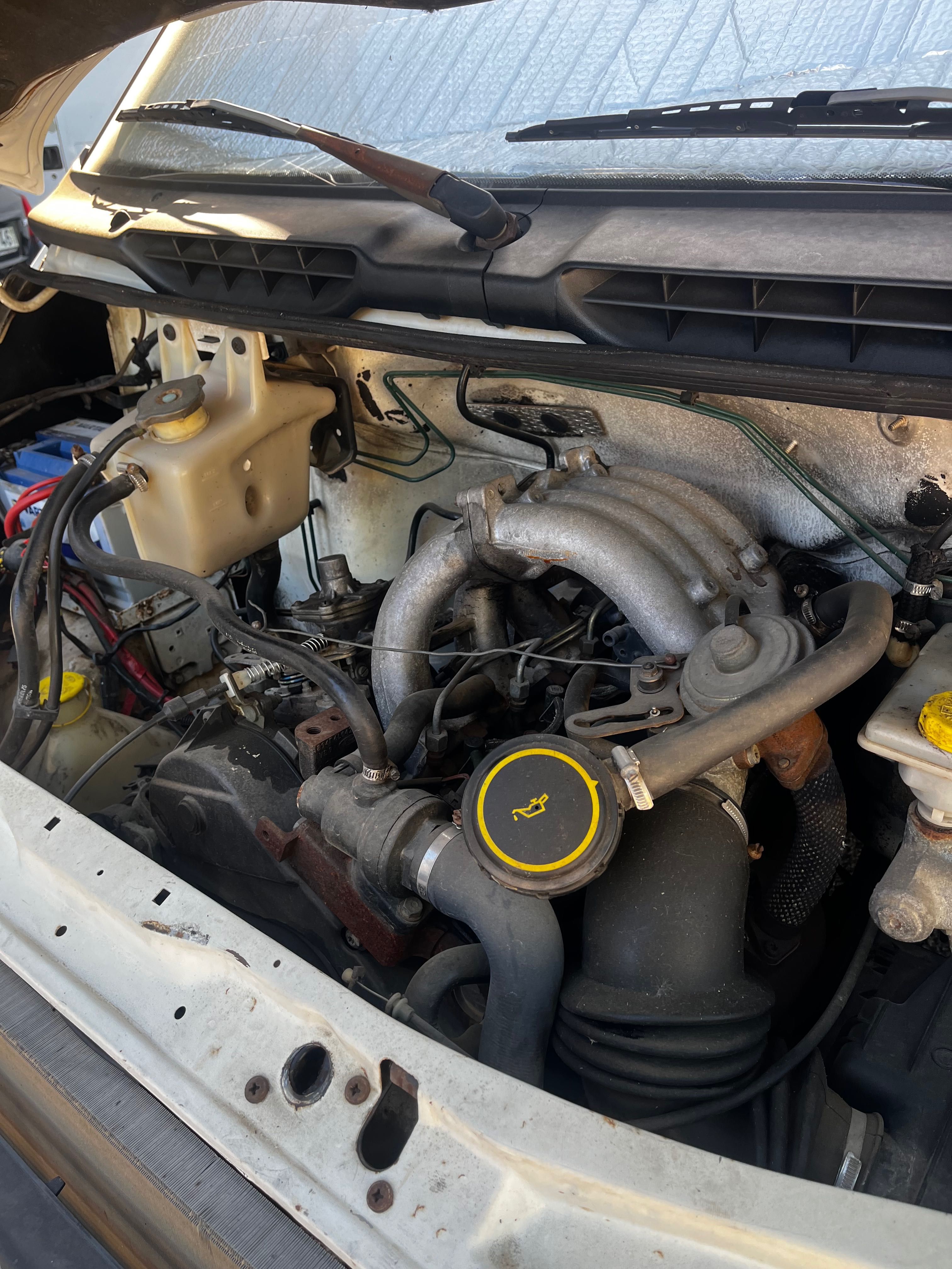Vende se ford Transit Mista de 7 lugares.