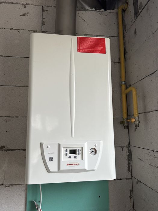 Таунхаус з виходом до озера;Лівий берег, с.Гнідин; на території басейн