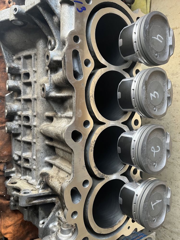 Блок двигателя toyota 1zz-fe 1.8 avensis corolla поршневая коленвал