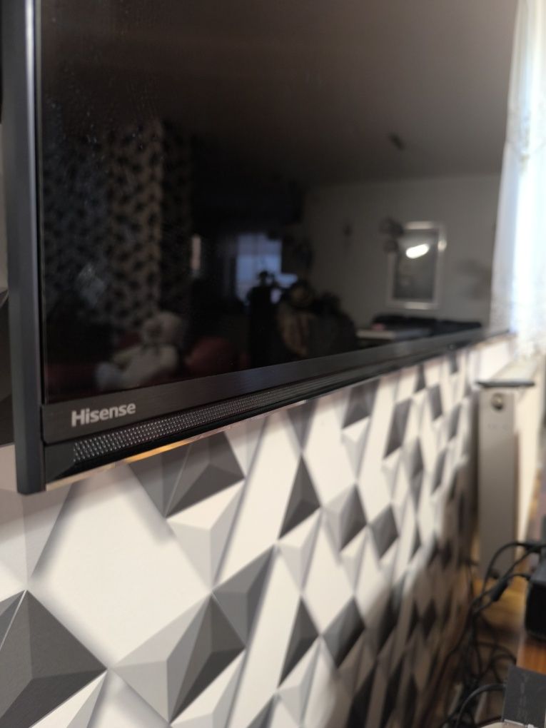 Hisense 65U8NQ, matryca uszkodzona !