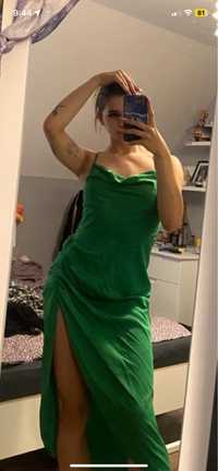 Zielona sukienka zaba