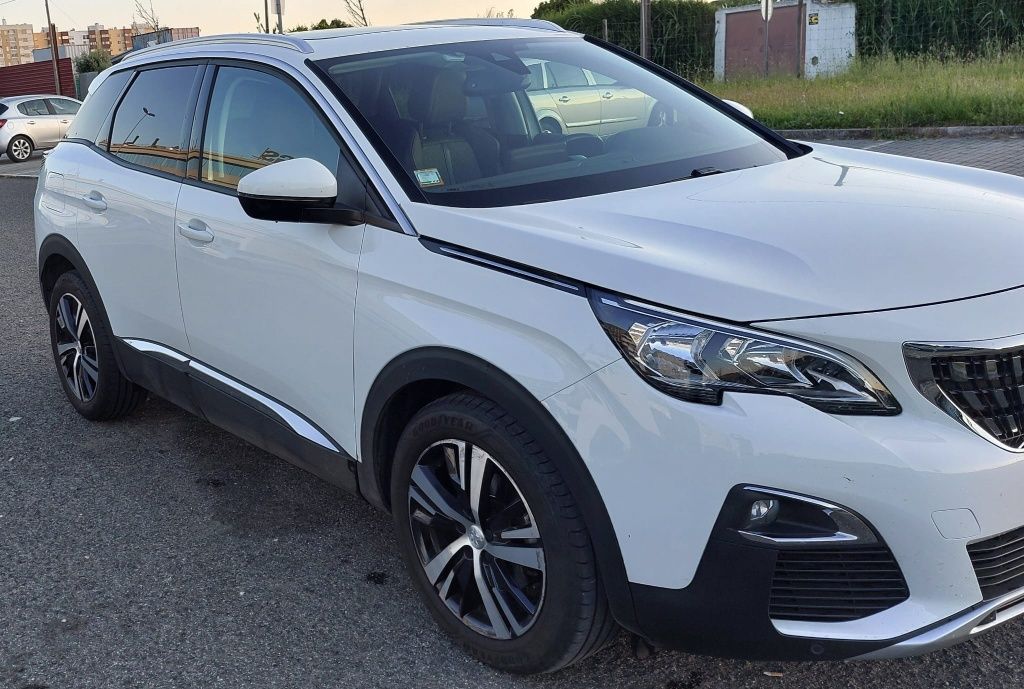 Oportunidade:  Peugeot 3008 apenas 52.500 km
