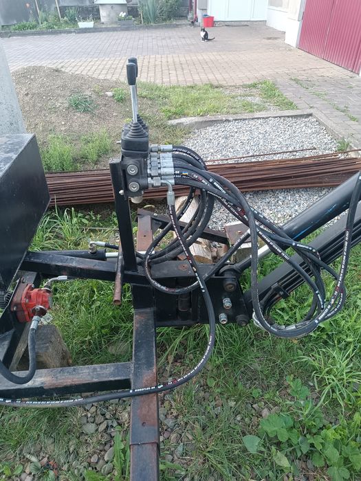 Продам навісний екскаватор до трактора