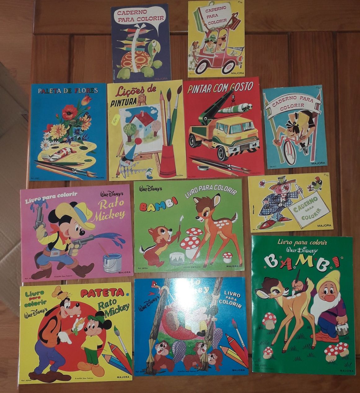 Livros antigos para colorir da Majora walt disney e variados