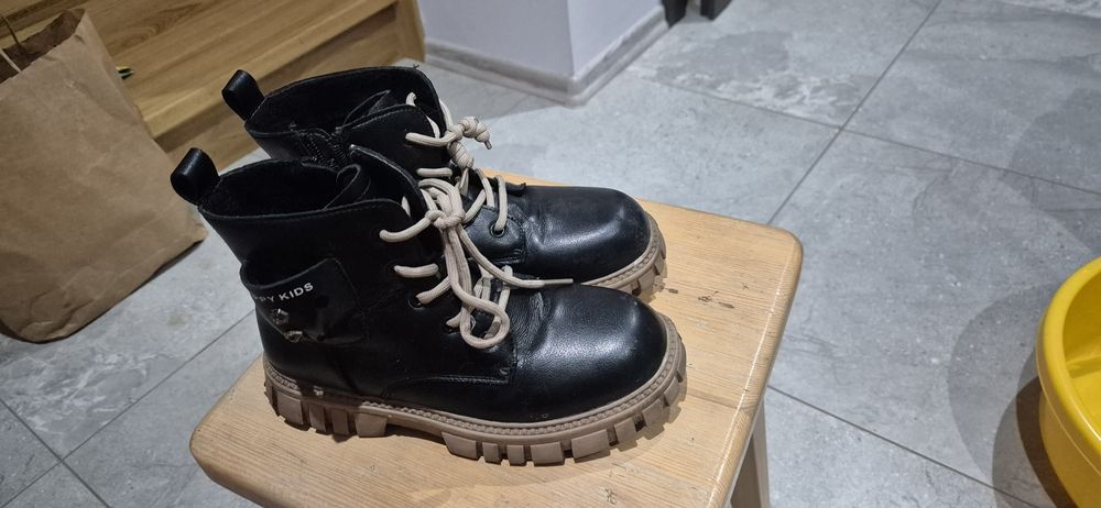 Buty zimowe dla dziewczynki rozm. 35