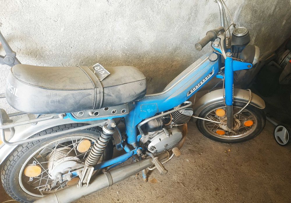 Motorizada, confersil de duas velocidades.