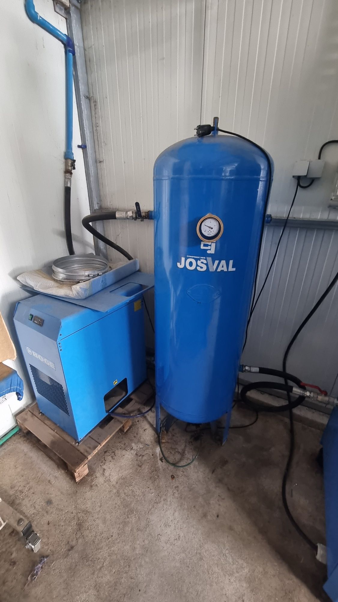 Compressor Boge 30 cv com variador poicas horas de uso,como novo