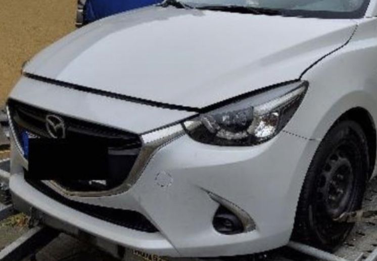 Mazda 2 kompletny 1.5 benzyna duzo czesci.