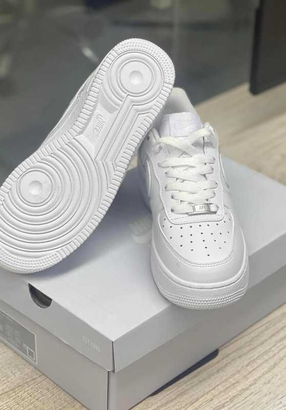 NikeAirForce1Low07Whiter R.38.5
