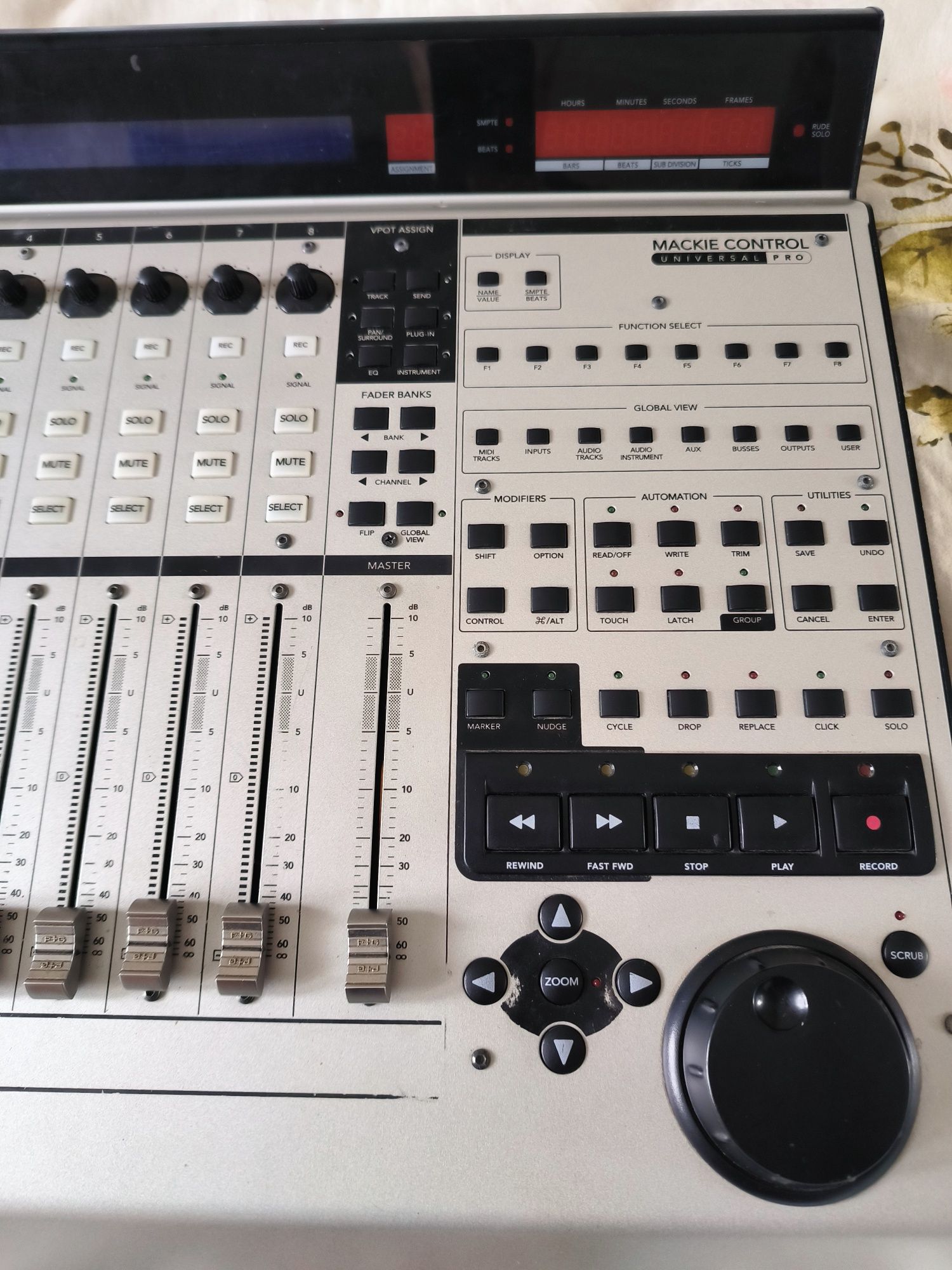 Mackie Control Universal PRO