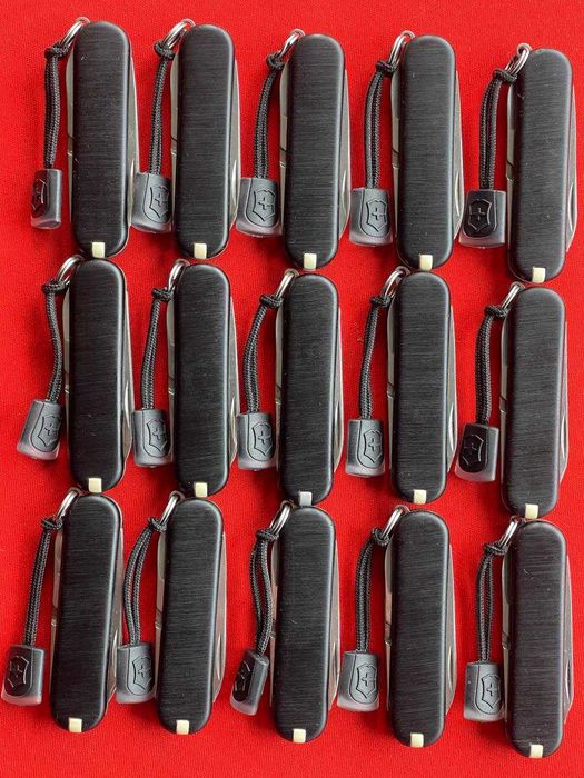 Victorinox Сlassic SD Black c Темляком (БЕЗ рекламы и надписей)