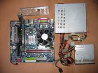 Zestaw GIGABYTE C2D 2GHz 1Gb GeFoce 8400 64BIT + czytnik i zasilacz
