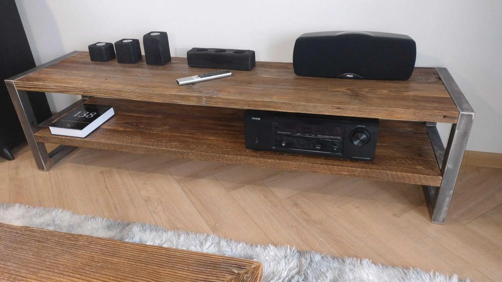 Szafka TV loftowa ze starego drewna – stal, industrialny styl