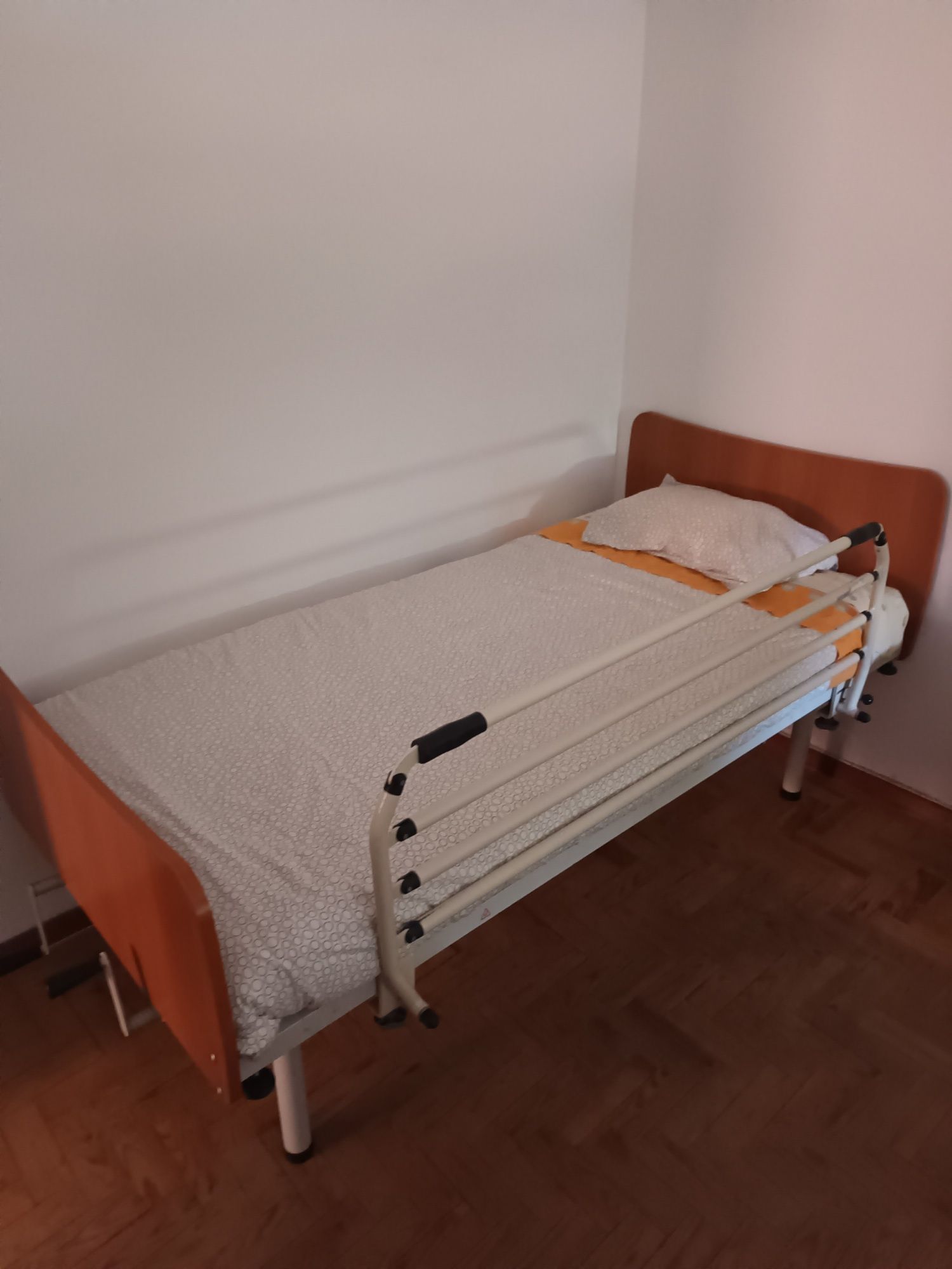 Cama articulada como nova