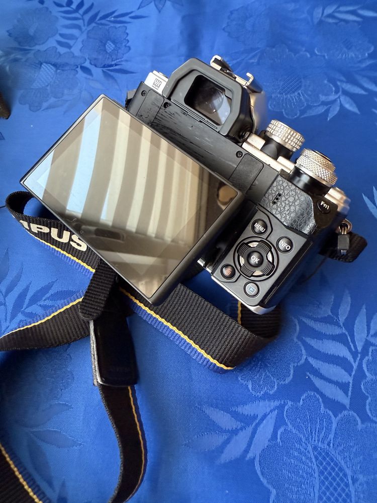 Olympus OM-D E-M10 Mark II + 2 obiektywy