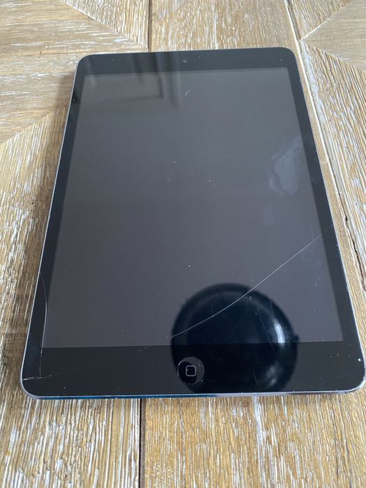 Tablet Apple iPad mini 7,9" 512 MB / 16 GB srebrny