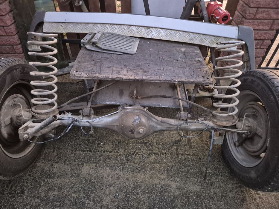 Lada 4x4 niva most tył