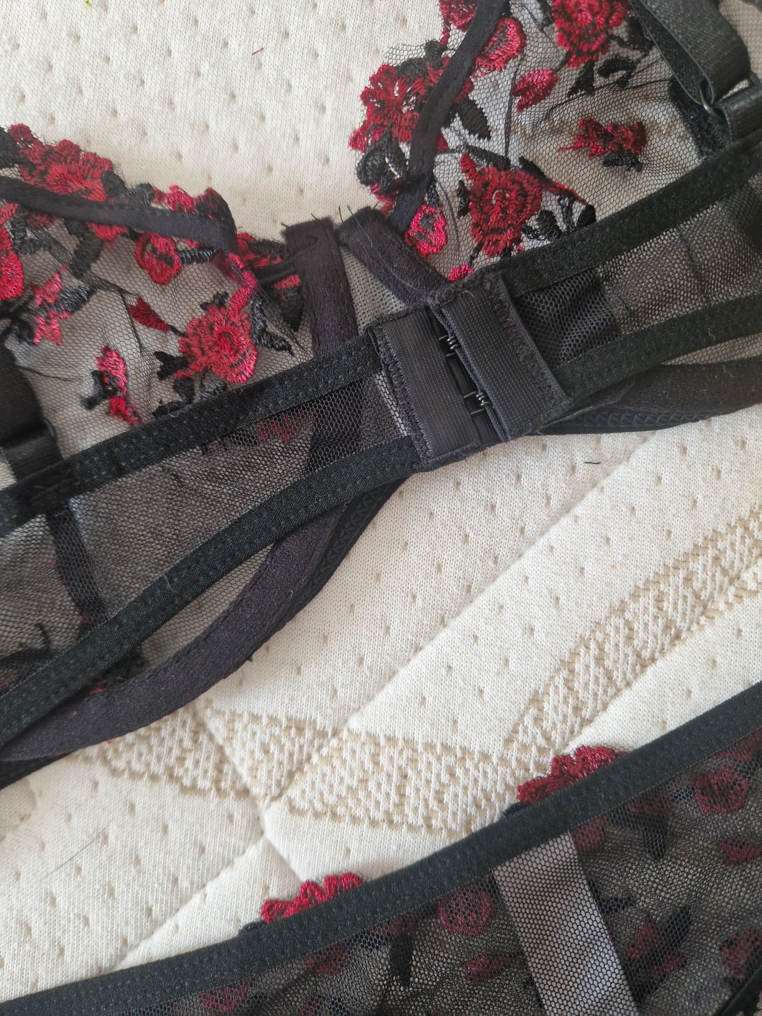 Luksusowy czarny komplet bielizny haftowanej 42 XL plus size must have