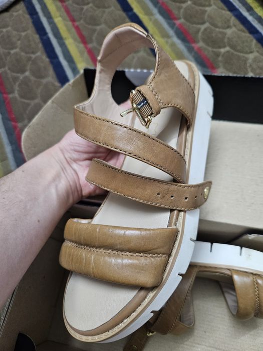 Шкіряні босоніжки