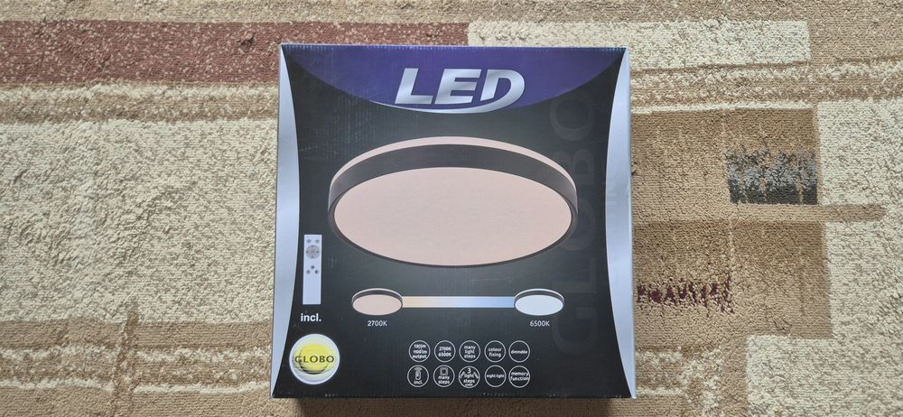 Lampa LED plafon zmienia kolory