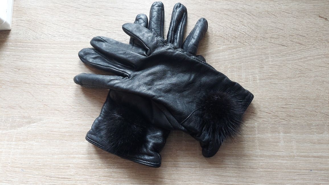 Damskie Czarne rękawiczki.