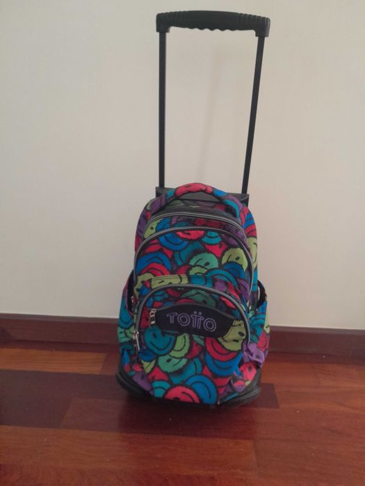 MOCHILA escolar com rodinhas