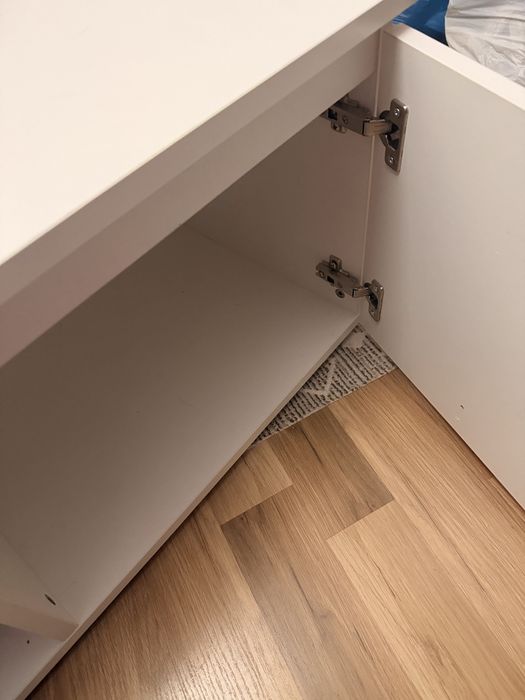 Biała szafka rtv + led