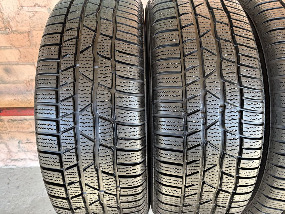 Комплект Зимових шин 205/60R16 Continental