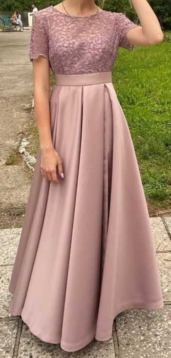 Вечірня атласна сукня