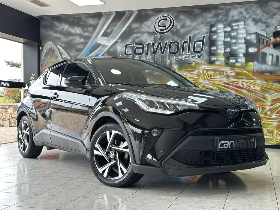 Toyota C-HR 2.0 Hybrid Square Collection