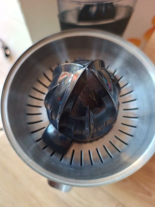 Wyciskarka wyciskacz do cytrusów cytryn pomarańczy DUKA