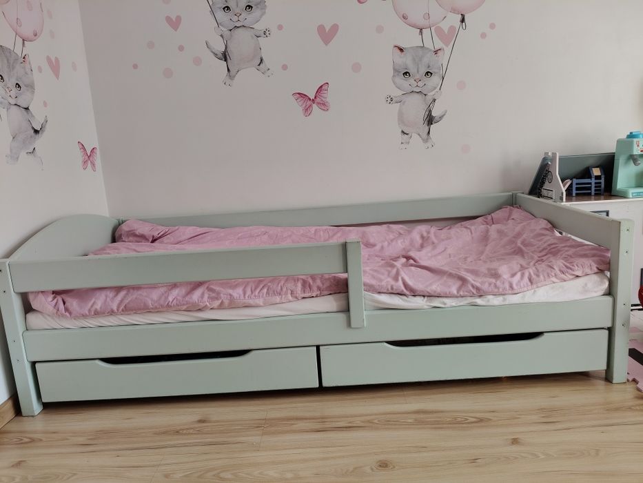 Łóżko dziecięce z szufladami