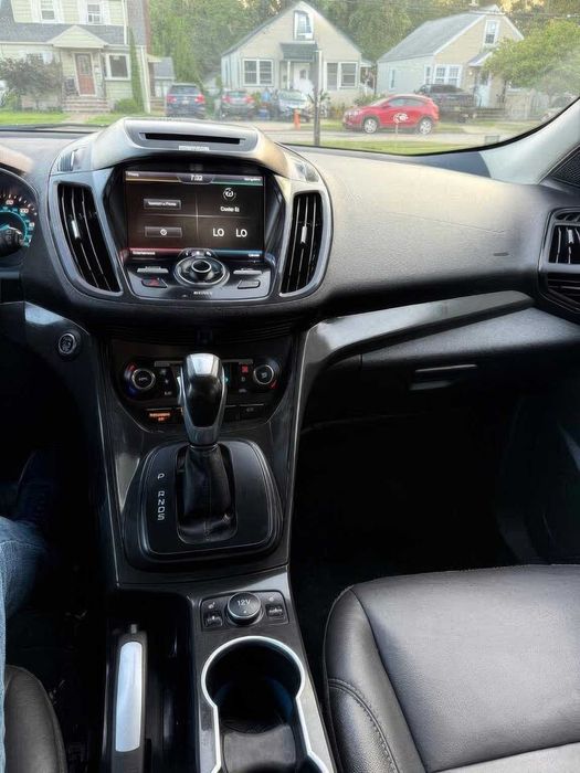 Ford Escape Titanium      2015